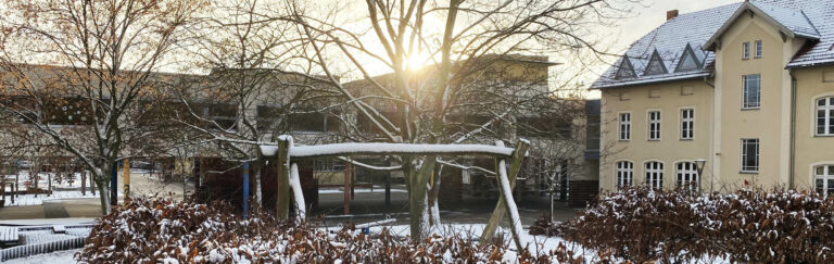 Slider-Schule-hinten1