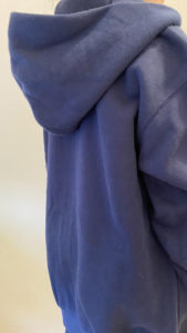 blau_Kaputze_hinten